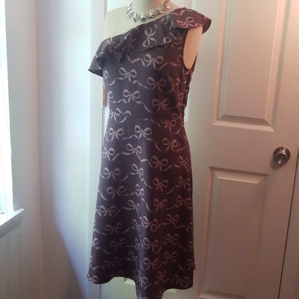 Lovely, sweet Banana Republic dress
